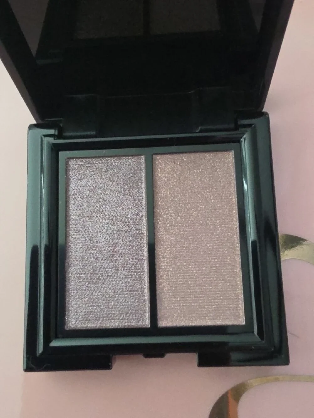 2 Pack: 1 Eyeshadow Palette & 1 Eyeshadow Duo